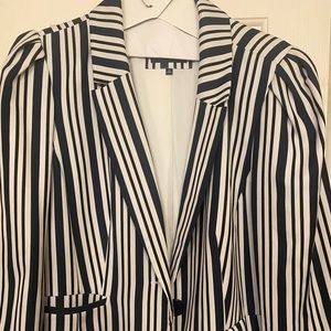 YOU NEED THIS SUIT! Black and Blue Stripe Cropped Pant Suit 22/24